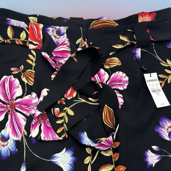 EXPRESS Women’s 8S Black Floral Casual Pants - Picture 2 of 4